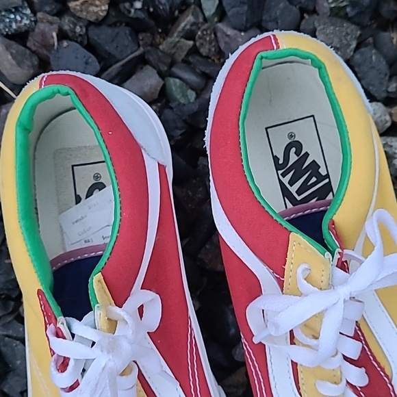 Like New Vans Anaheim Old Skool 36 DX trainer in red/green/yellow - Picture 4 of 7